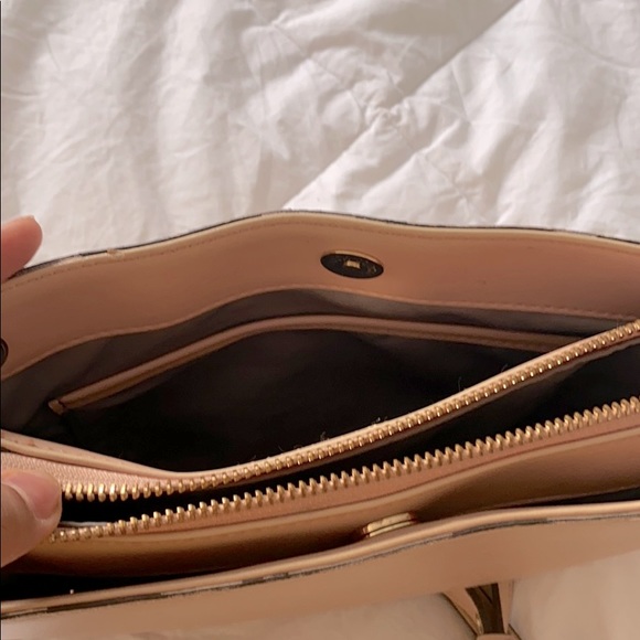 Anne Klein purse - Picture 6 of 7